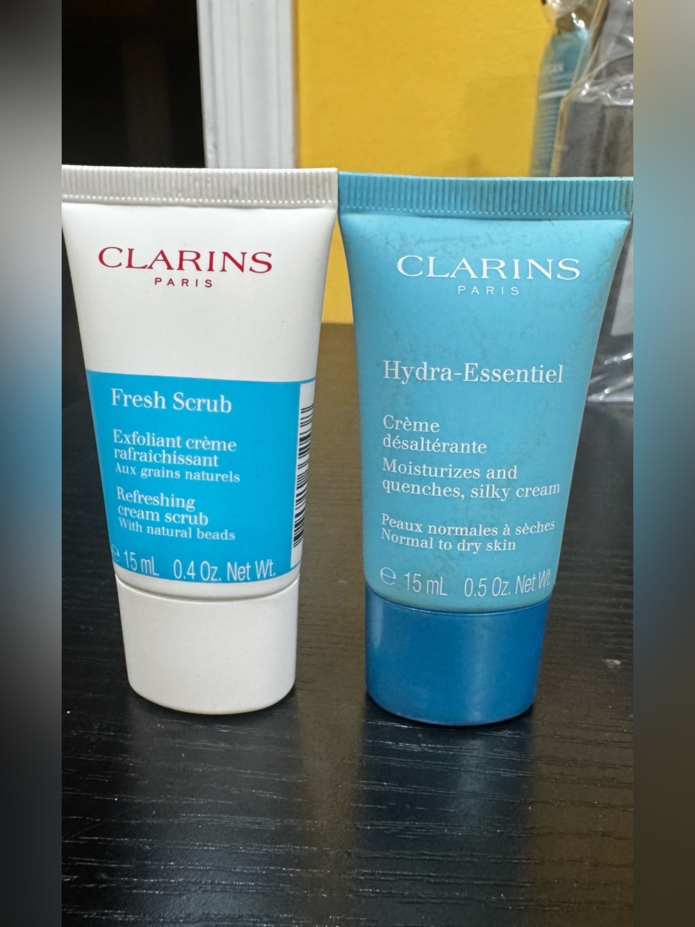 Clarins Fresh Scrub & Hydra-Essentiel Duo - White & Blue